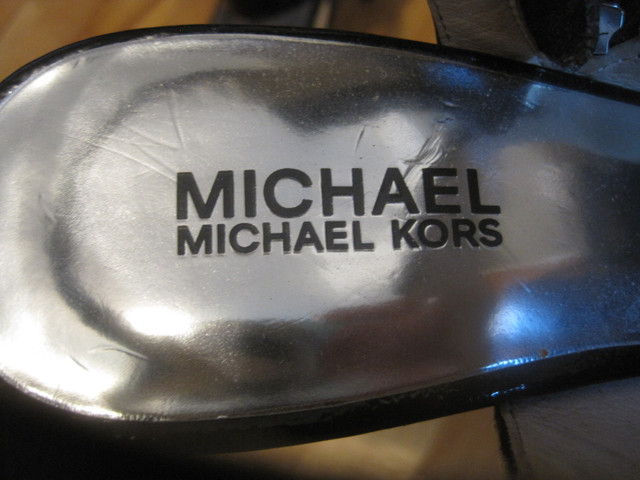 30$ - Michael Kors Souliers Femmes Gr 8 1/2 M / Womens Shoes dans Femmes - Chaussures  à Ville de Montréal - Image 4
