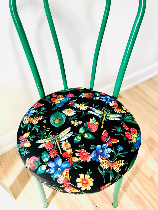 Belle chaise bistrot relookée  dans Chaises, Fauteuils inclinables  à Laval/Rive Nord - Image 3