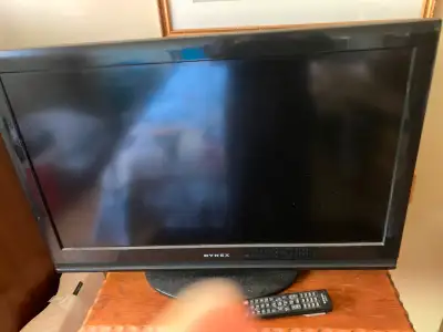 Working TV for den or bedroom Best Buy brand. Only $25