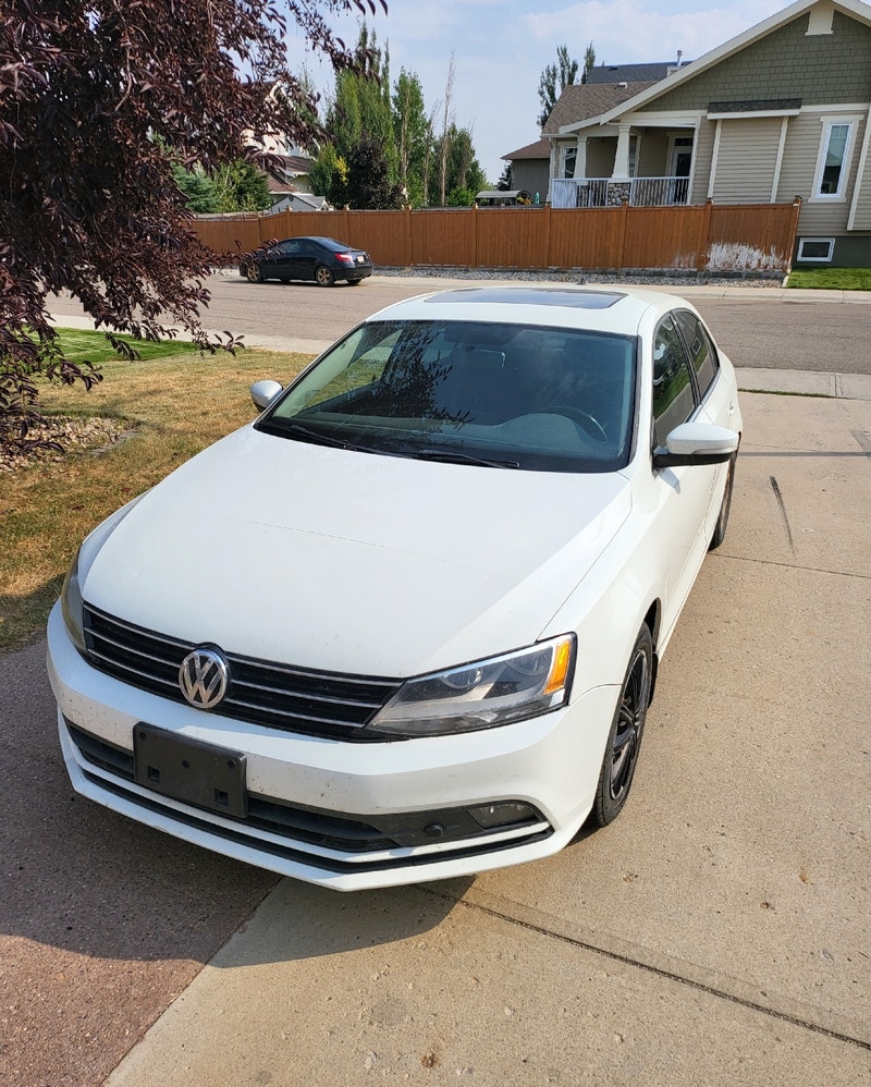 2017 volkswagen jetta tsi 140,000 kms Cars & Trucks Lethbridge Kijiji