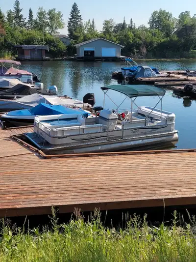 This super Barge is ready for the next family to make memories with. Fits up to 16 of your closest f...
