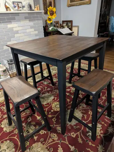 Auburn Road Solid Wood Solid Wood Top Legs Dining Set, View more