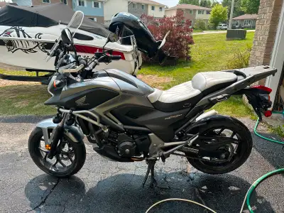 Excellent condition! Fully loaded with many dealer options Full led lighting upgrade New tires Low m...