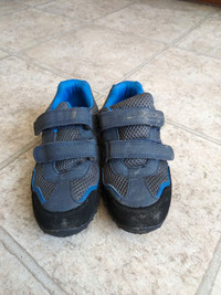 Mountain Warehouse shoes for boy s.1