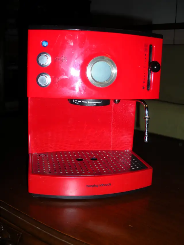 Stainless Steel  or Red Morphy Richard Espresso Machine in Coffee Makers in Stratford - Image 5