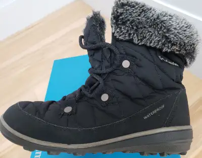 Columbia women's shorty boots, View more