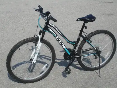 YES BRAND NEW FEMALES 26" CCM HARDLINE 21 SPD WITH SUSPENSION!, View more