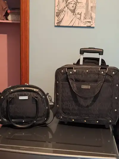 LUGGAGE MARY KAY Rolling luggage & COSMETIC BAG, View more