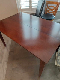 Wood dining table 100$ obo. 36"x54"