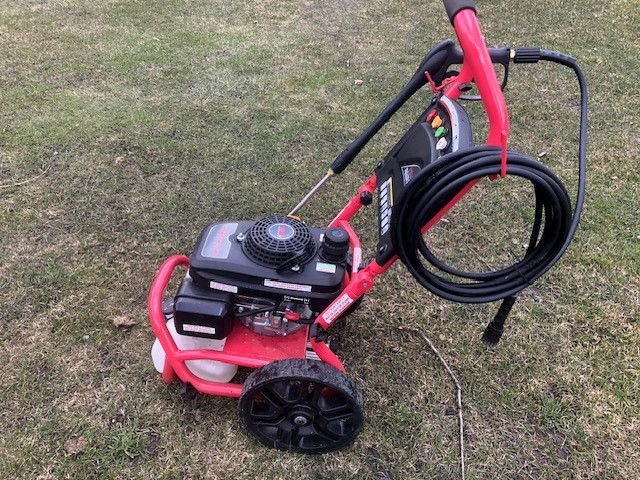 PREDATOR 2500 PSI, 2.4 GPM, 4 HP (159cc) Pressure Washer in Outdoor Tools & Storage in Sault Ste. Marie - Image 3