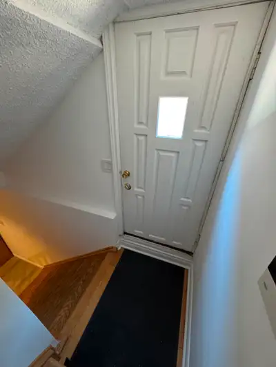 Lease 1 Br + Den ( Good Price)