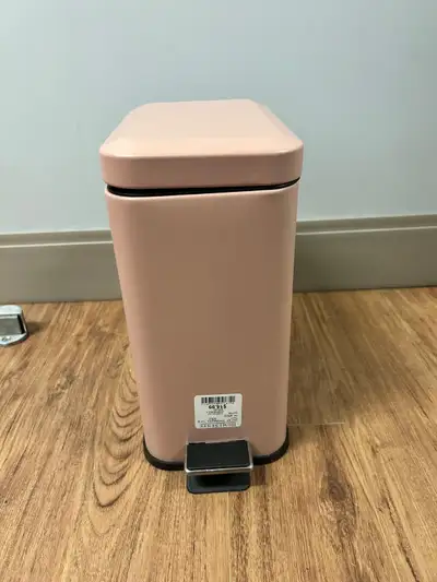 HomeSense Light Pink Bedroom Trash Can