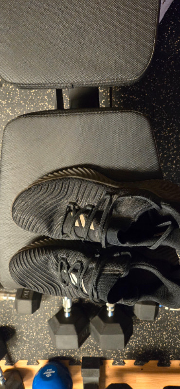 Adidas alphabounce 8 trainer in Men's Shoes in Mississauga / Peel Region - Image 2