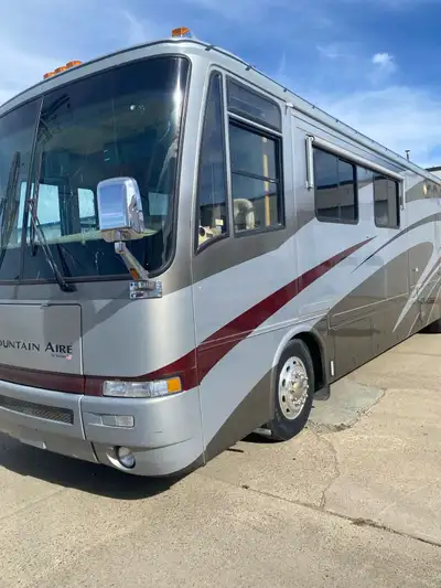 2002 newmar mountain Aire 40 foot diesel pusher Motorhome 8.3 liter Cummins ISL diesel engine, the b...