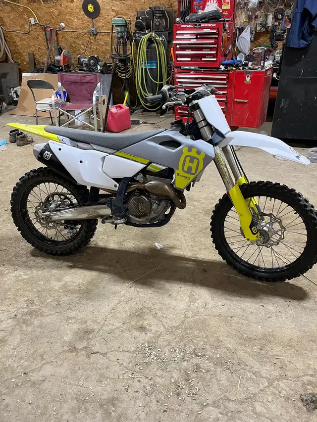 2023 Husqvarna FC250 in Dirt Bikes & Motocross in Moose Jaw - Image 3