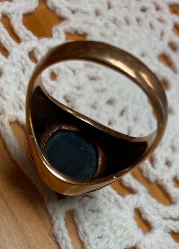 Mens gold Black onyx ring 10k size 11 in Jewellery & Watches in City of Halifax - Image 2