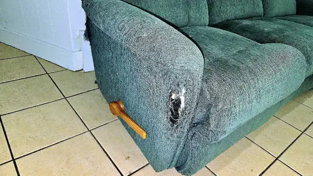 Recliner sofa in Chairs & Recliners in Charlottetown - Image 4