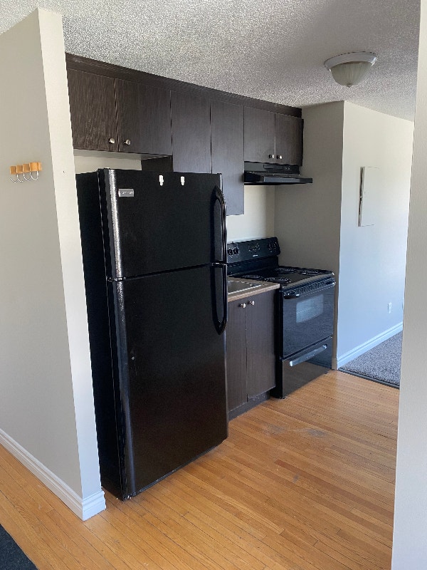 Great bachelor unit! Located downtown Guelph. Avail. July 1/23 Long