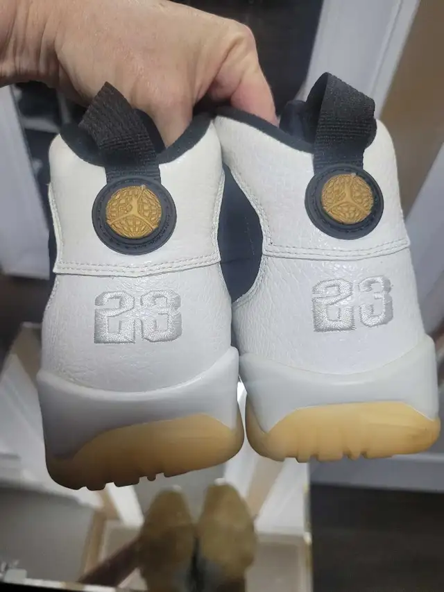 Original Jordan 9 Retro City of Flight 2018 size 9 in Men's Shoes in Kitchener / Waterloo - Image 3