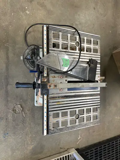 10 inch Table Saw Portable Table Saw One-touch Fence System with flip down ripping fence allows for...