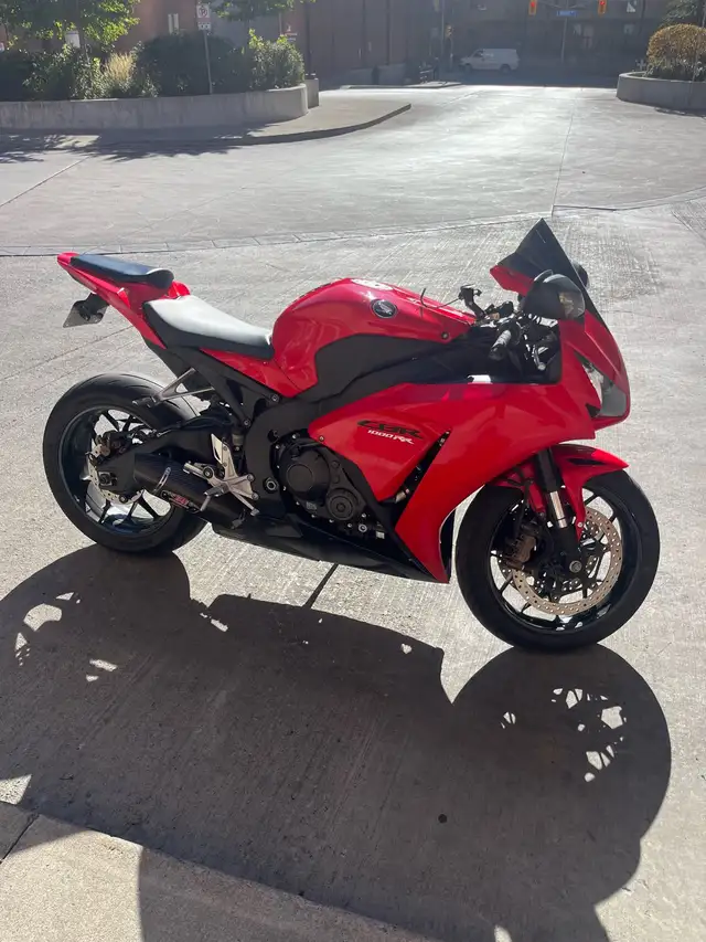2012 Honda CBR 1000RR in Sport Bikes in City of Toronto - Image 7