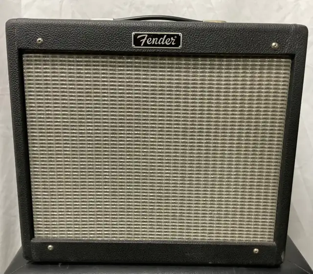 FENDER BLUES JUNIOR AMP in Amps & Pedals in North Bay - Image 2