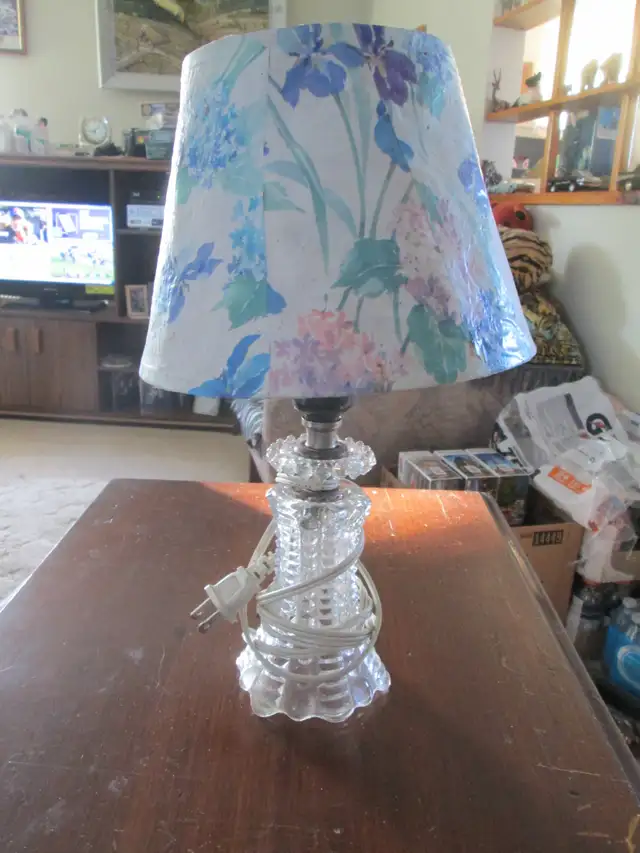 glass table lamp with shade. in Indoor Lighting & Fans in Peterborough - Image 2