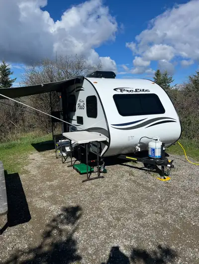 TRAILER WAS PURCHASED MARCH 2024. GREAT CONDITION TEARDROP TRAVEL TRAILER FULLY LOADED WITH EVERYTHI...
