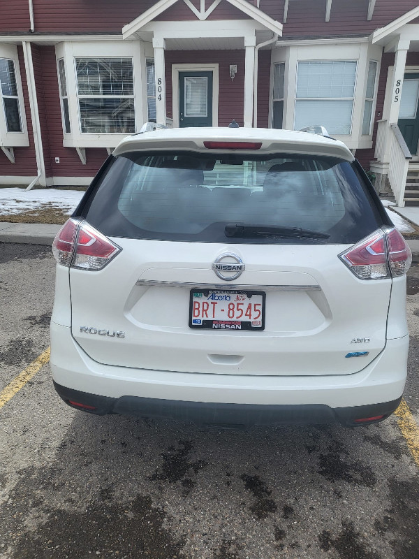 2015 Nissan Rogue in Cars & Trucks in Calgary - Image 2
