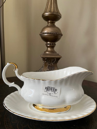 Royal Albert ValD’or-Gravy Boat