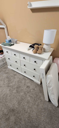 Larkin Extra-Wide Dresser & Topper Set (Changing Table)