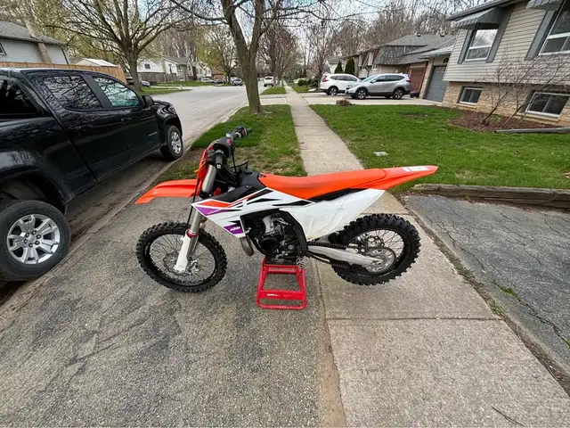 2024 KTM 250SX in Dirt Bikes & Motocross in Brantford - Image 3