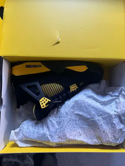 Jordan 4 thunder size 10, View more