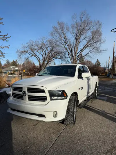 Very well maintained 2015 with 200k NO RUSH TO SALE.