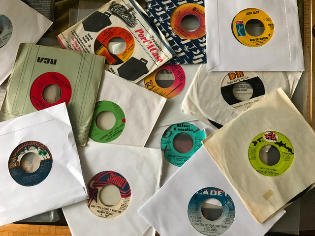 Hundreds of soul 45’s northern  to funk to disco to modern in CDs, DVDs & Blu-ray in City of Toronto