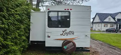2010 32 feet long 10 beds including bunk beds and master bed Electronics works Fireplace, Bathroom ,...