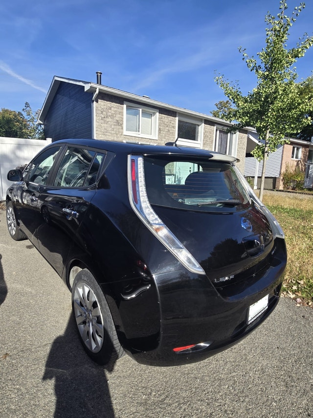 2017 Nissan LEAF S — photo 5