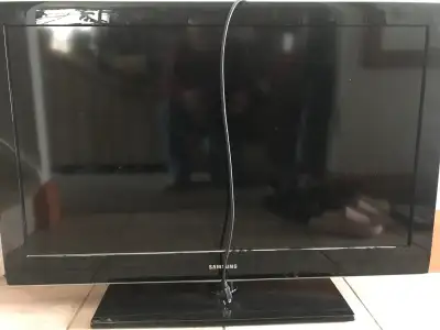 SAMSUNG 40" TV, View more