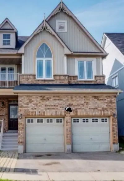 A beautiful one bedroom basement apartment in Whitby , close to all amenities. Convenient to all tra...