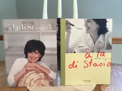 A la di Statio 2 livres de recettes comme neufs  25 $ chacun, View more