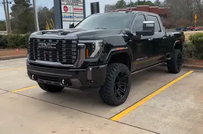 2024 GMC SIERRA DENALI ULTIMATE 3500 Crew cab short box L5P motor 6.6L dieeel duramax w/10 speed All...