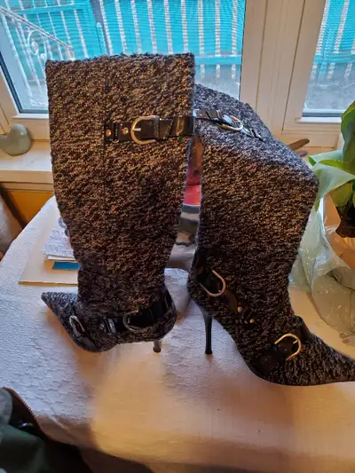 Used Dark Grey and white boot size7, View more