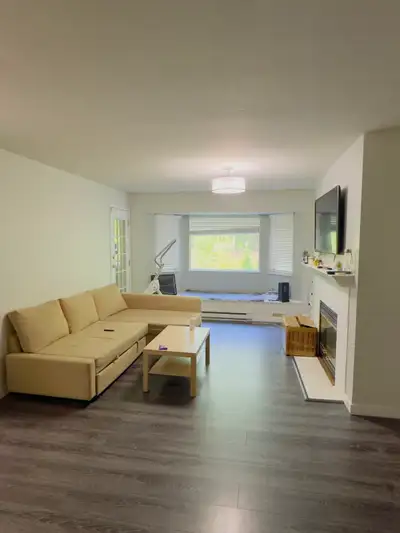 Private Room with Private Washroom for Rent in a 2 Bed/2 Bath Apartment - | $1,100 + Utilities Locat...
