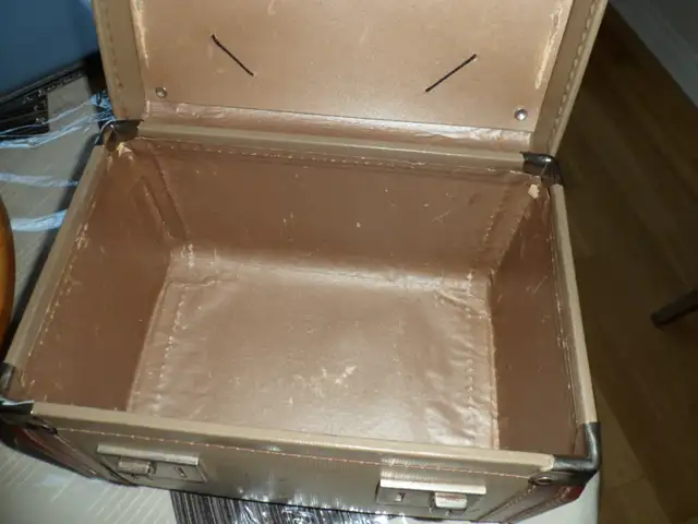 Antique Train Case65120781956225127