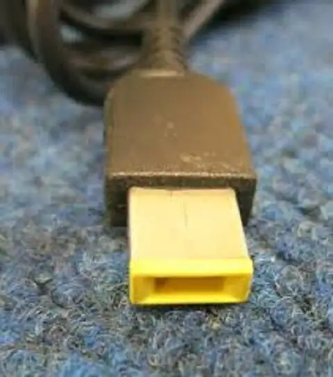 Original Lenovo laptop power adapter rectangular power plug in Laptop Accessories in Markham / York Region - Image 3