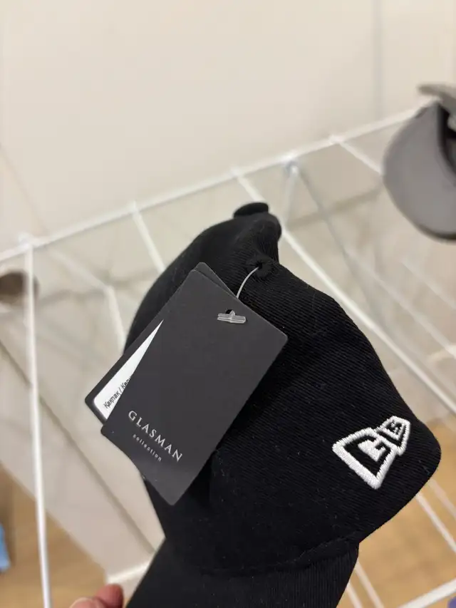 New Era Cap in Men's in City of Halifax - Image 4