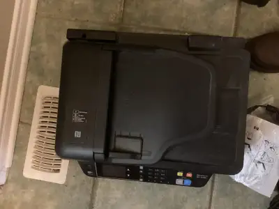 epson 2760 mint condition, 8 spare sealed cartridges