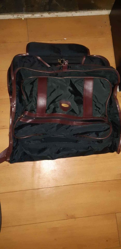 Destination Folding Suitcase Garment Suit Travel Bag Sac Housse dans Rangement et organisation  à Ville de Montréal - Image 4