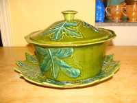 Soupière avec assiette, en céramique de couleur vert,Calif USA