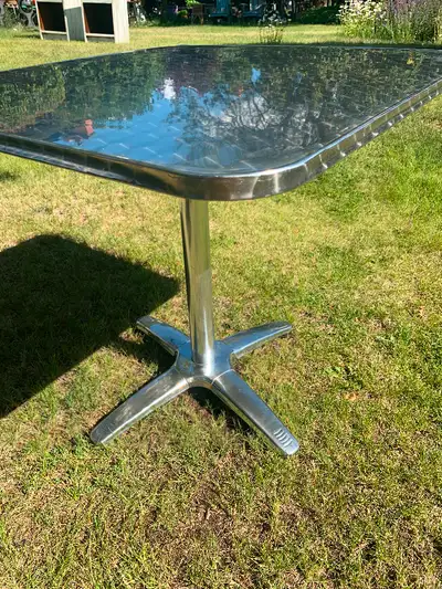 Nice looking vintage style chrome diner table approx 32x32x29.